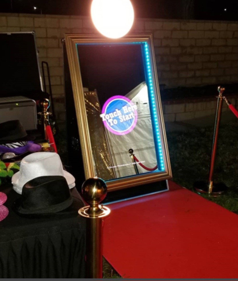 Mirror Photo Booth